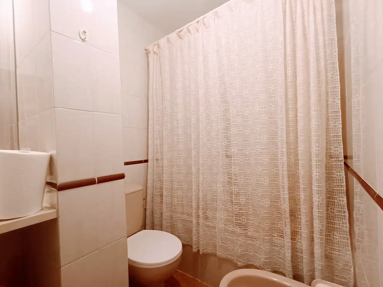 Bathroom of Flat for rent in Madrid  with Heating and Parquet flooring