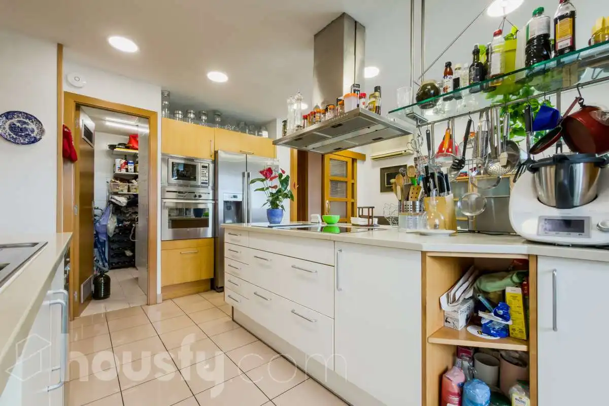 Cocina de Piso en venta en Barcelona con Aire acondicionado, Calefacción y Jardín privado
