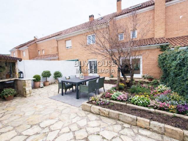 Casa-chalet en Venta en Valle Grande