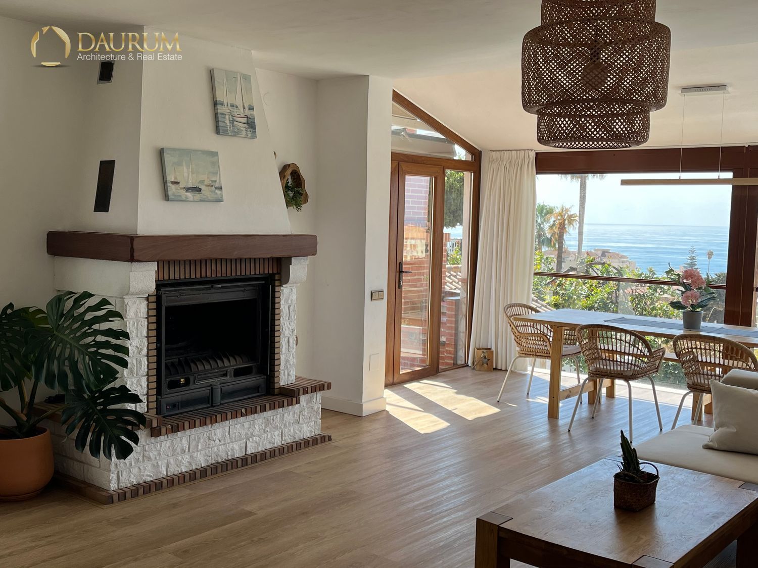Sala d'estar de Casa o xalet en venda en Rincón de la Victoria amb Aire condicionat, Calefacció i Jardí privat