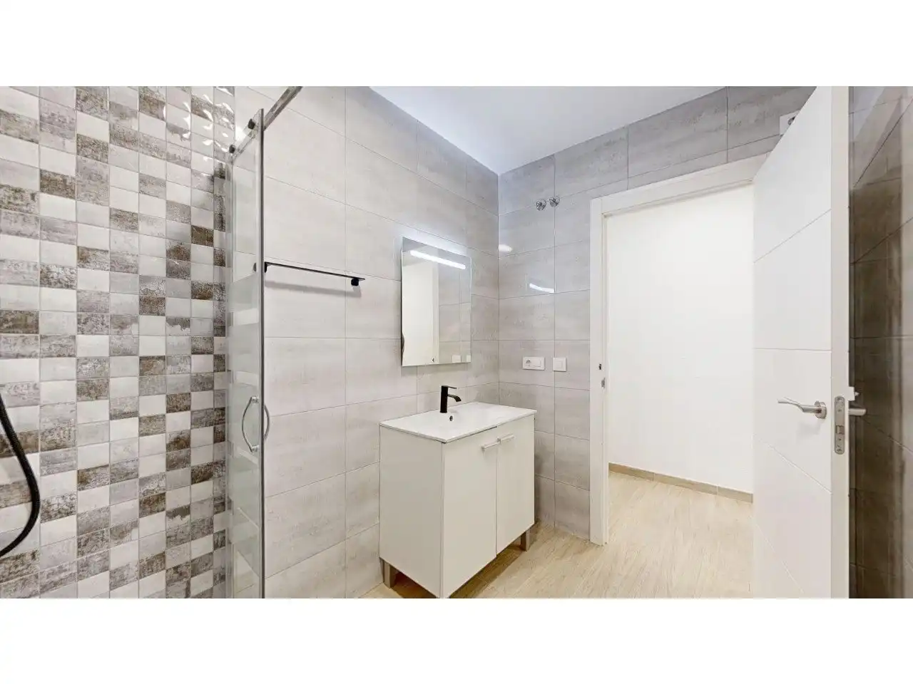 Baño de Piso en venta en Valencia con Jardín privado