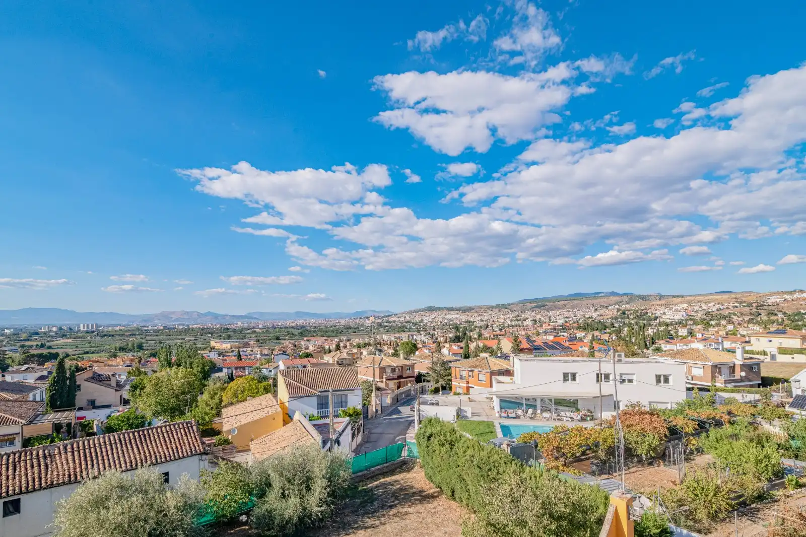Vista exterior de Casa o chalet en venta en Cájar con Aire acondicionado, Terraza y Amueblado