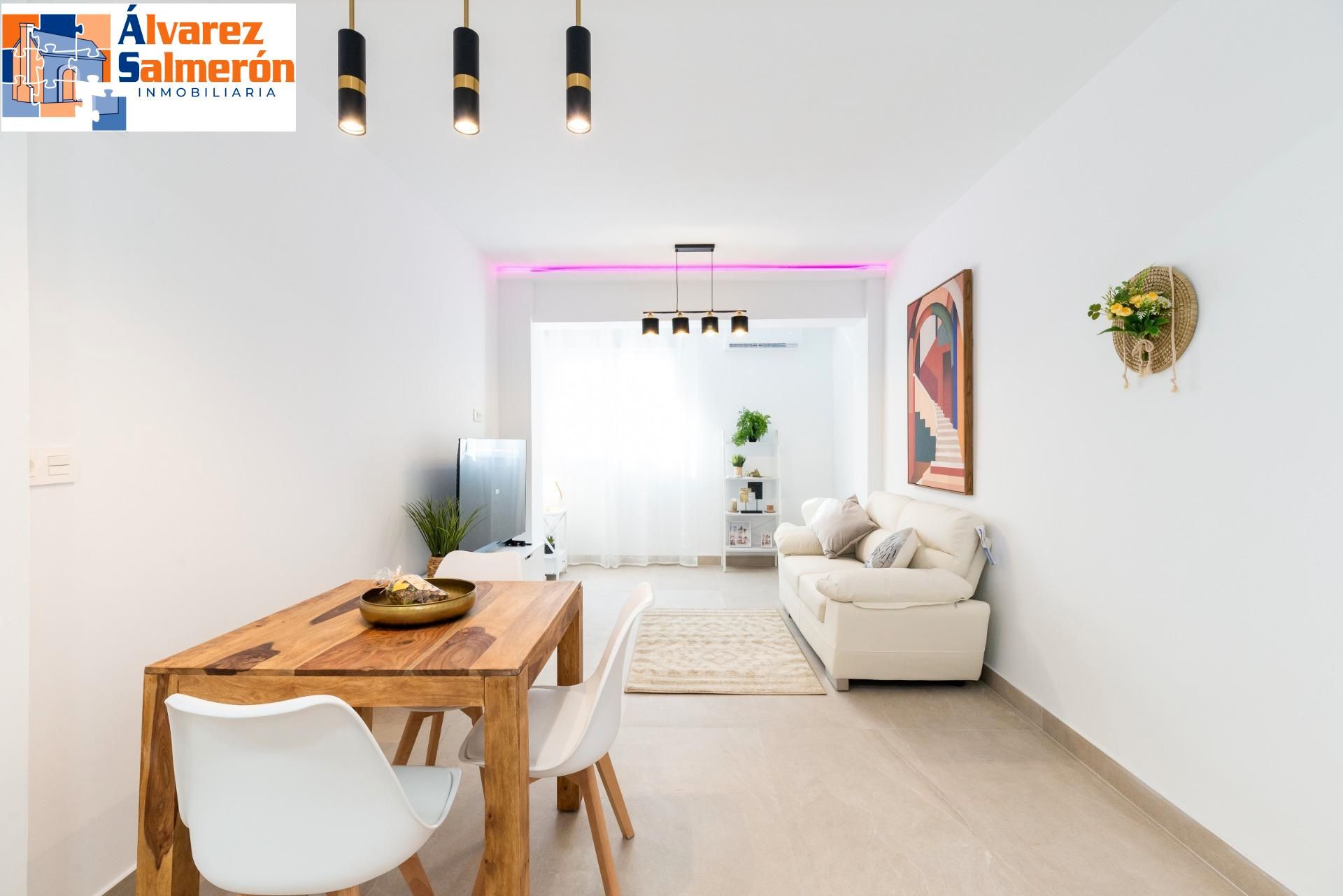 Sala de estar de Piso en venta en  Granada Capital con Aire acondicionado, Calefacción y Amueblado