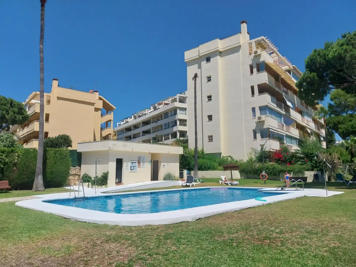 Apartamento con piscina en venta en Calle AGUILA REAL