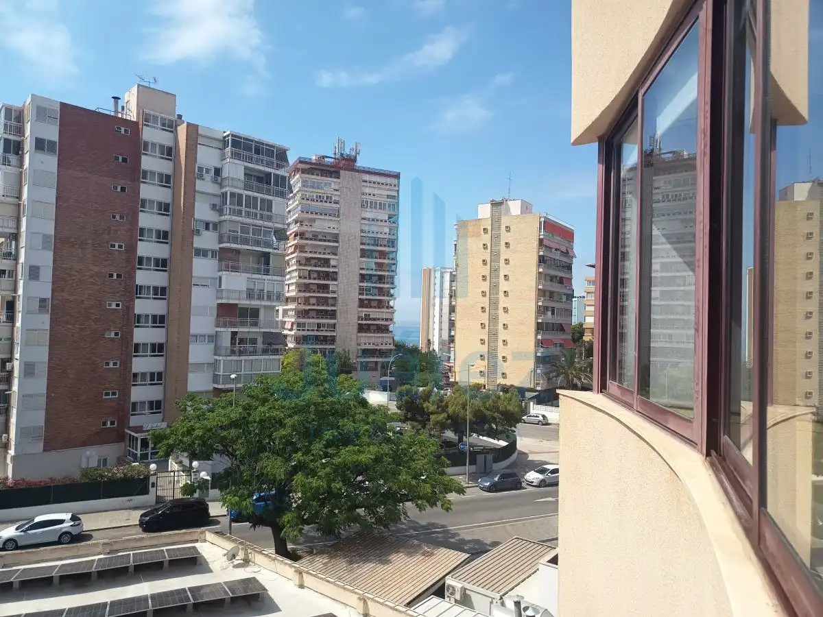 Vista exterior de Pis de lloguer en Alicante / Alacant amb Aire condicionat, Calefacció i Terrassa
