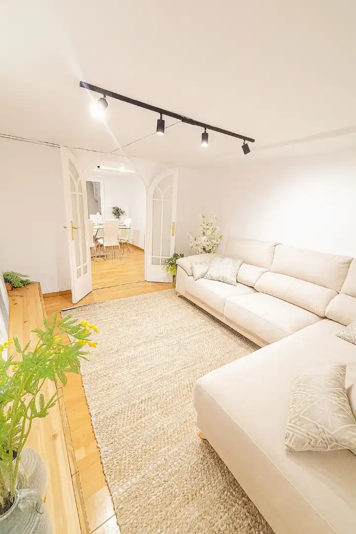 Wohnzimmer von Wohnung zum Verkauf in Barcelona mit Heizung, Parkett und Möbliert