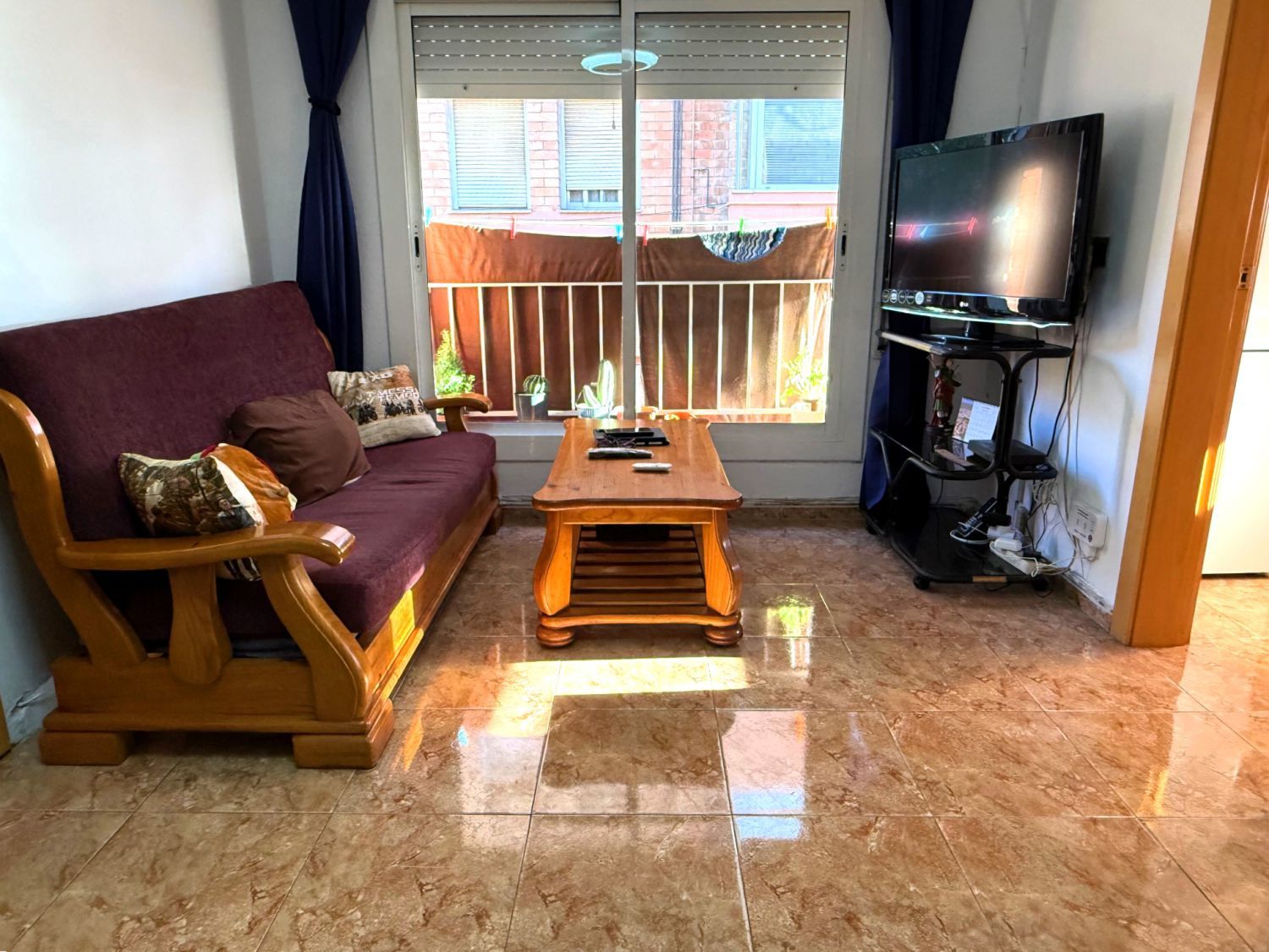 Sala d'estar de Pis en venda en Sant Boi de Llobregat amb Balcó