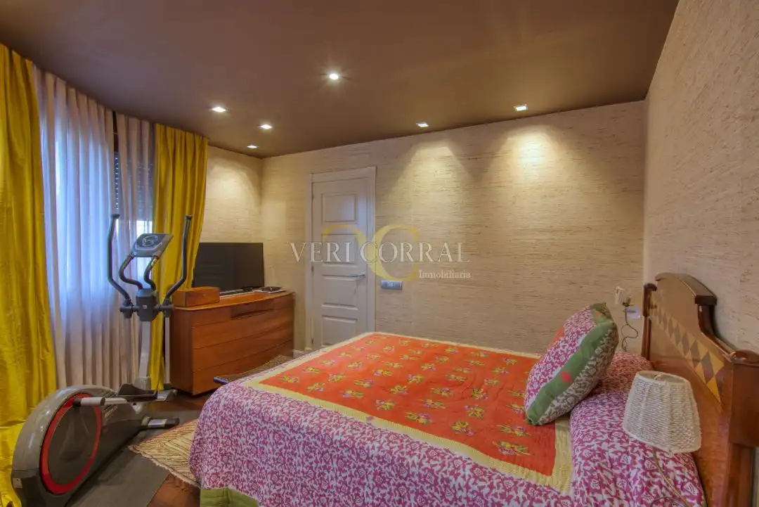 Duplexes for sale in Calle Ingeniero Marquina, Parque San Francisco - Uría