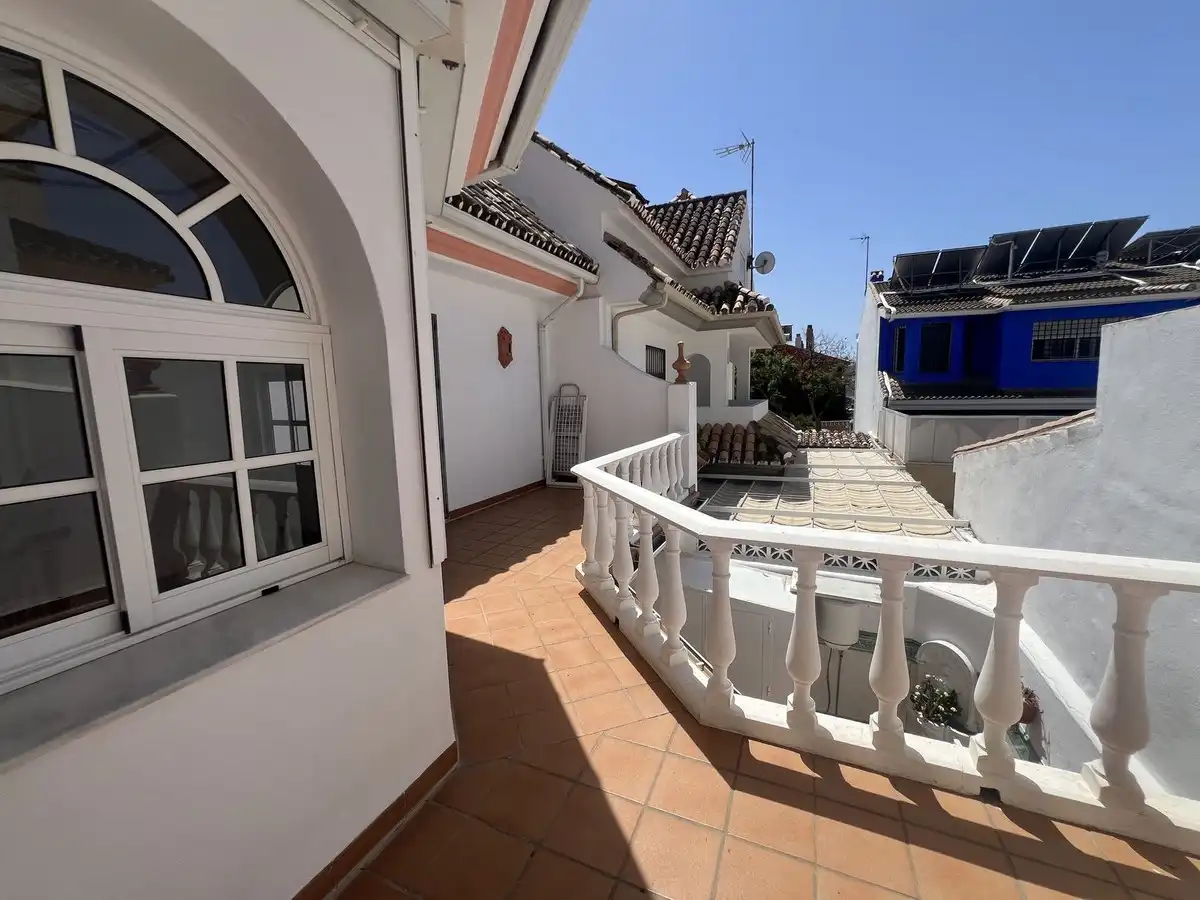 Terrassa de Casa adosada en venda en Marbella amb Terrassa i Alarma