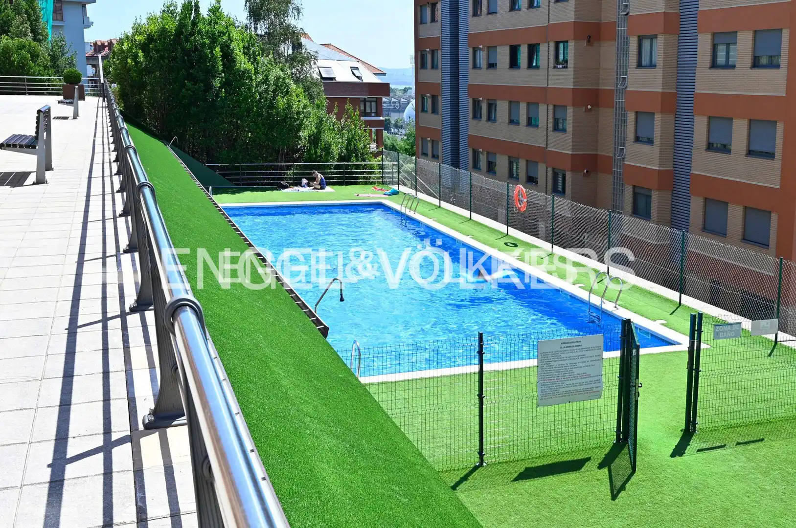 Piscina de Piso de alquiler en Santander con Calefacción, Trastero y Piscina
