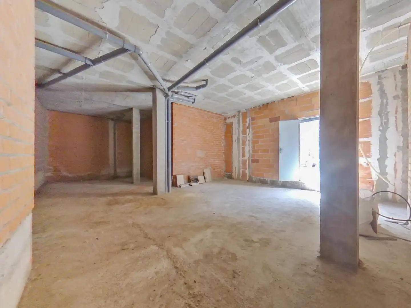 Commercial properties for sale in Llevant