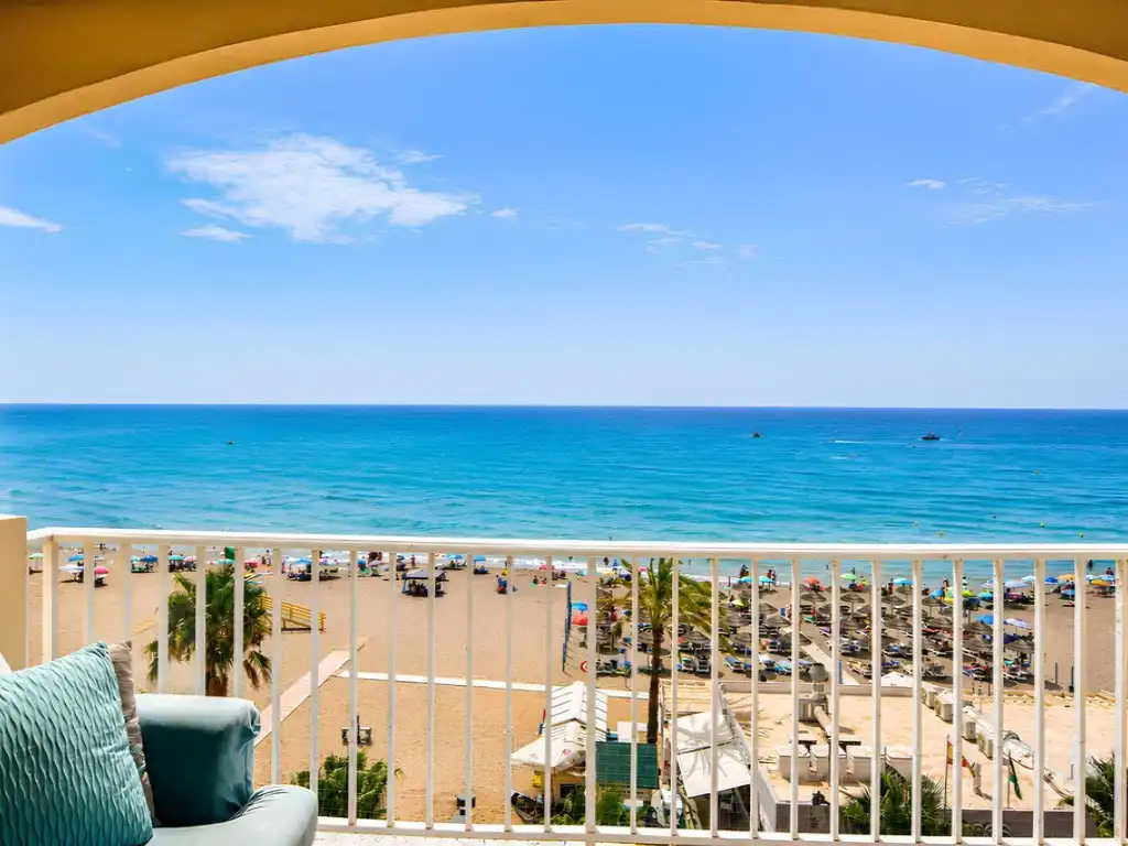 Bedroom of Flat for sale in Fuengirola  with Air Conditioner, Terrace and Furnished