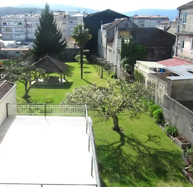 Casa adosada en venta en Praza de Bugallal, Ponteareas