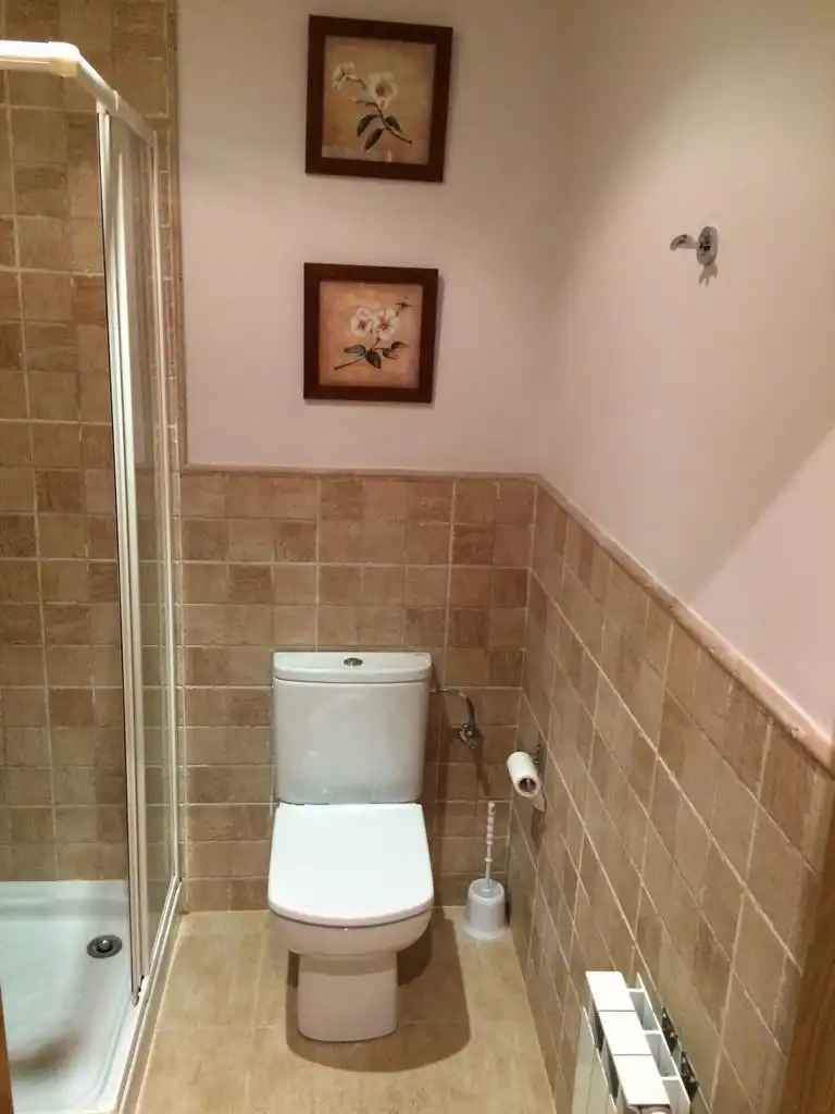 Baño de Piso de alquiler en Ferrol con Calefacción, Amueblado y Horno
