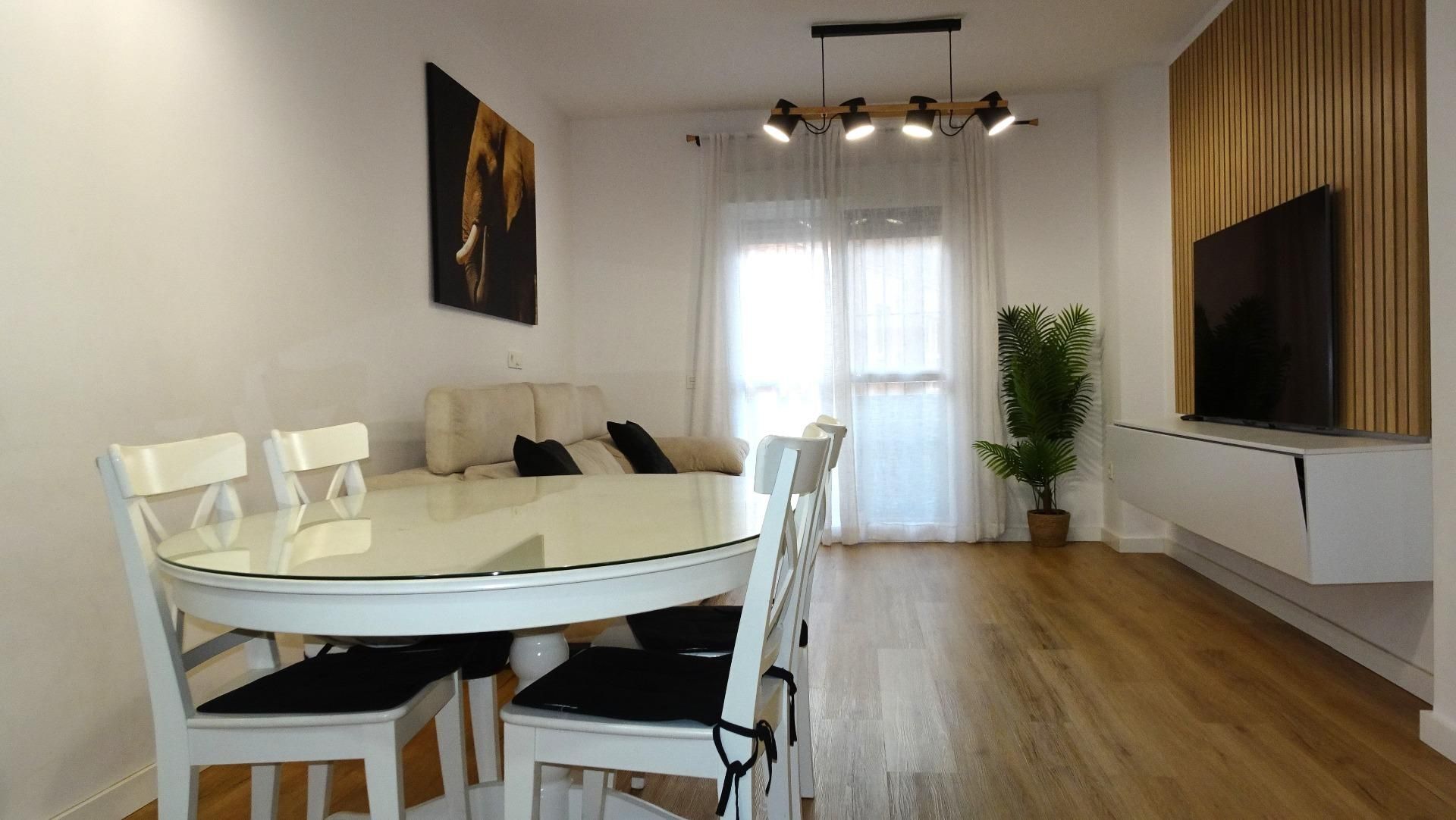 Living room of Flat for sale in  Sevilla Capital  with Air Conditioner and Terrace