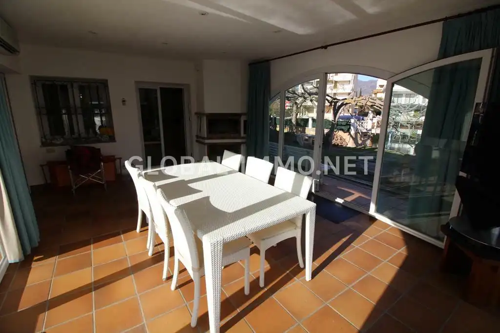 Comedor de Casa o chalet en venta en Roses con Aire acondicionado, Calefacción y Jardín privado