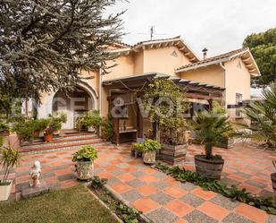 Jardí de Casa o xalet en venda en Sant Boi de Llobregat amb Aire condicionat, Calefacció i Jardí privat