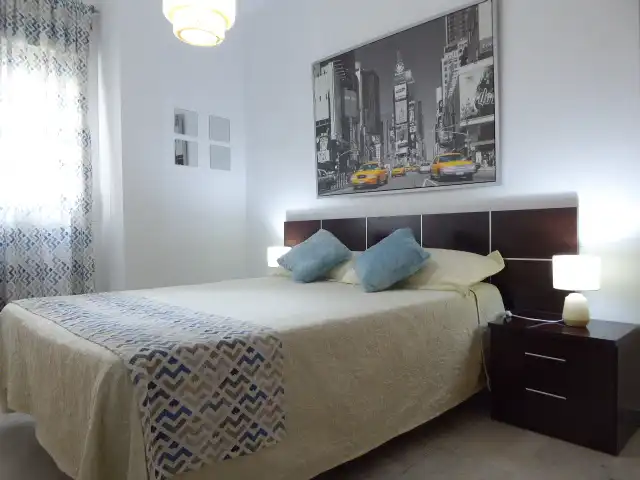 Schlafzimmer von Wohnungen zur Miete in Málaga mit Klimaanlage, Abstellraum und Möbliert