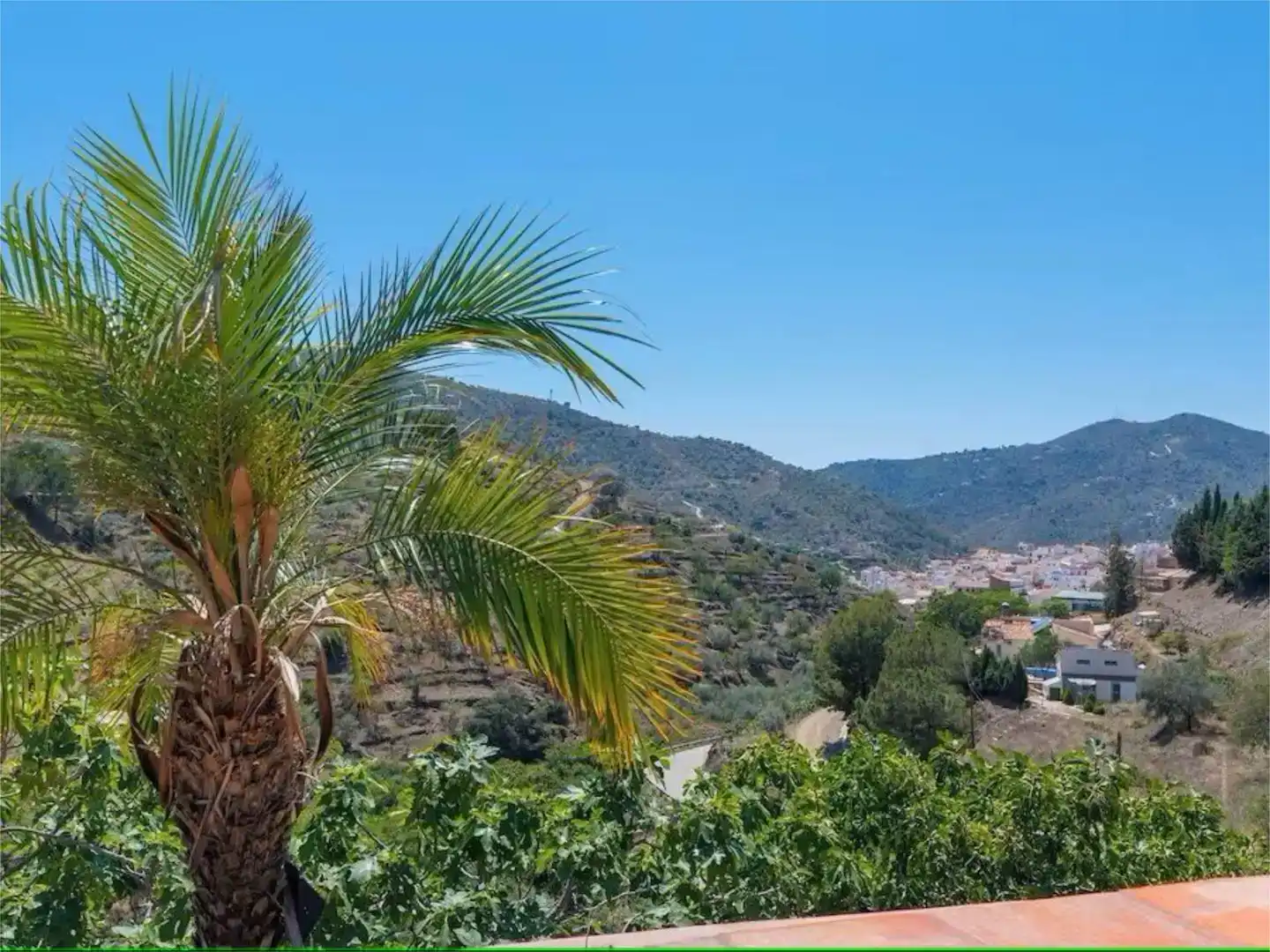 Vista exterior de Casa o chalet de alquiler en Arenas con Aire acondicionado, Jardín privado y Piscina