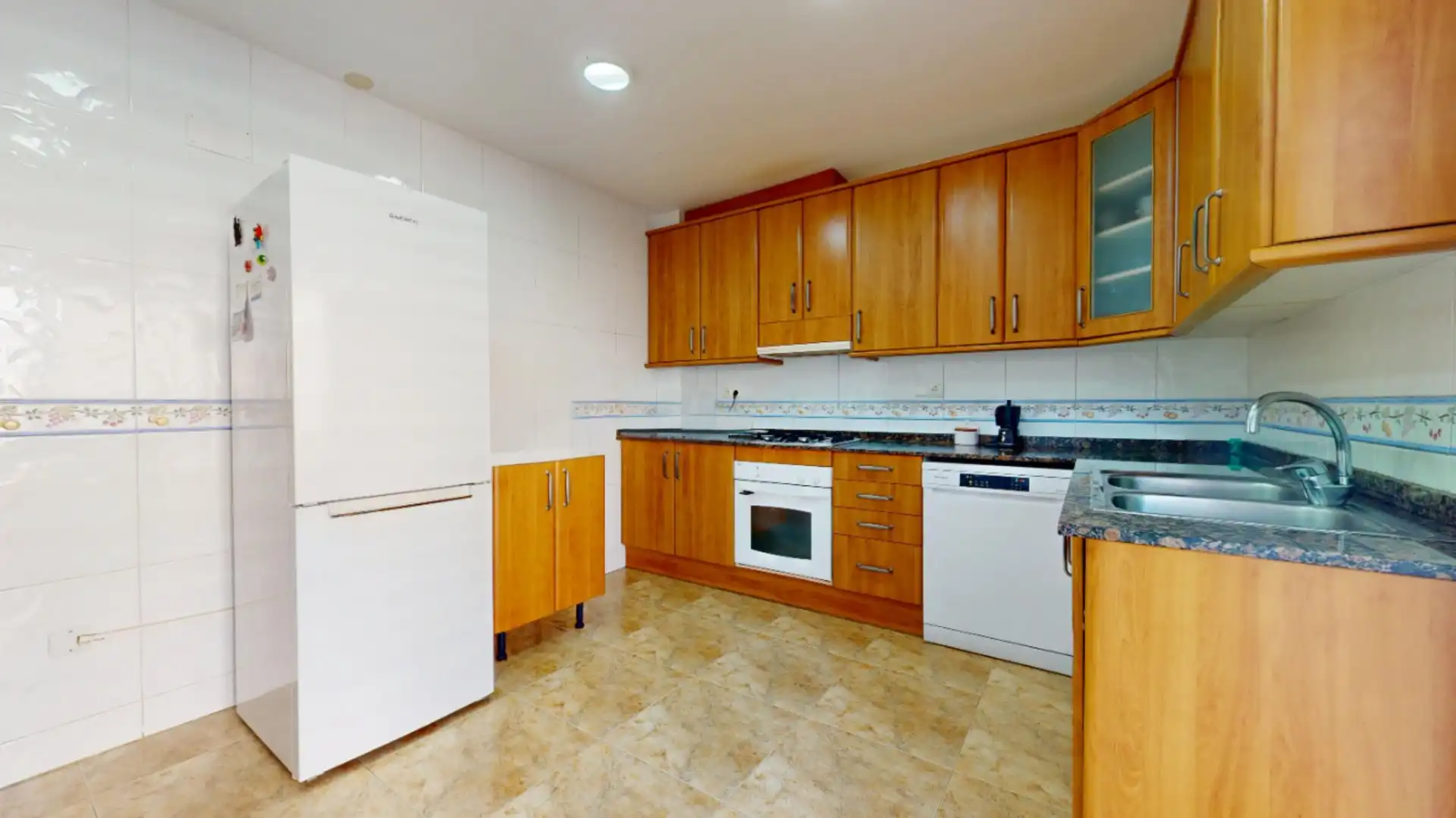 Cocina de Casa adosada en venta en Vilanova i la Geltrú con Calefacción y Terraza