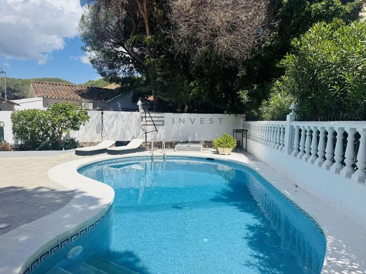 Xalet amb piscina en venda a Elviria, imagen 2