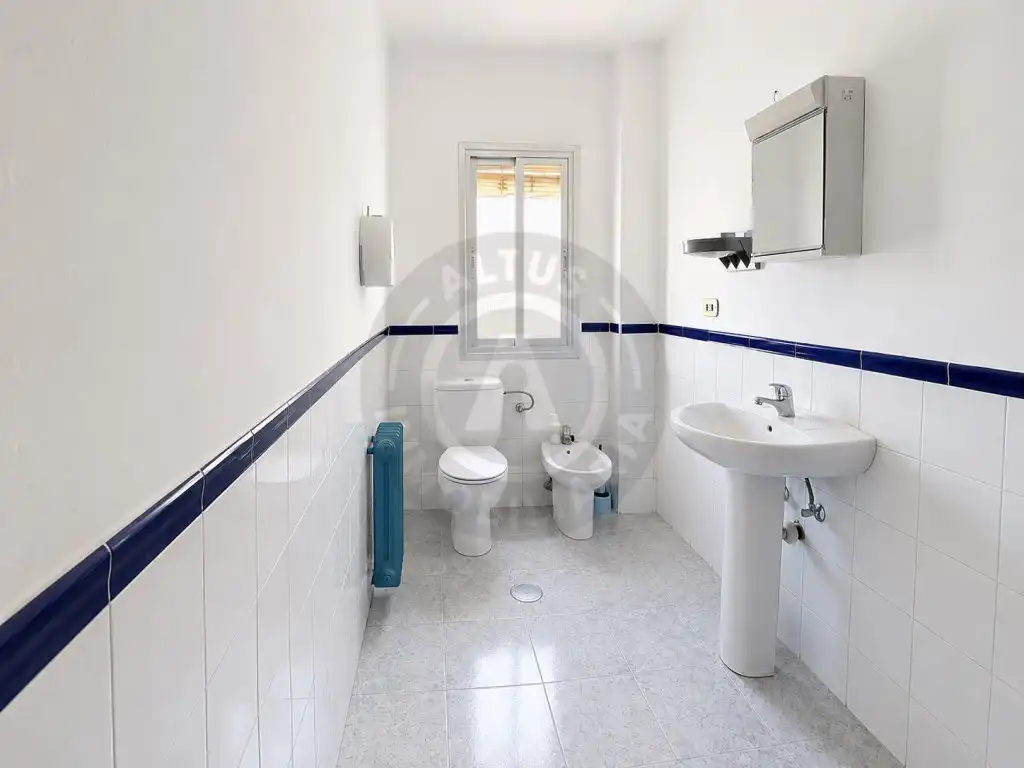Bany de Pis en venda en Cáceres amb Aire condicionat, Calefacció i Terrassa