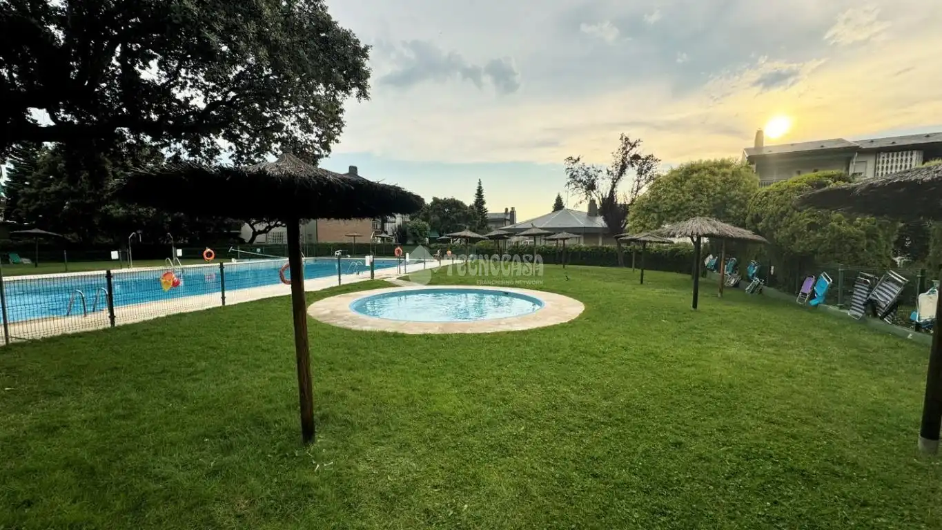 Schwimmbecken von Wohnung zum Verkauf in Los Lagos