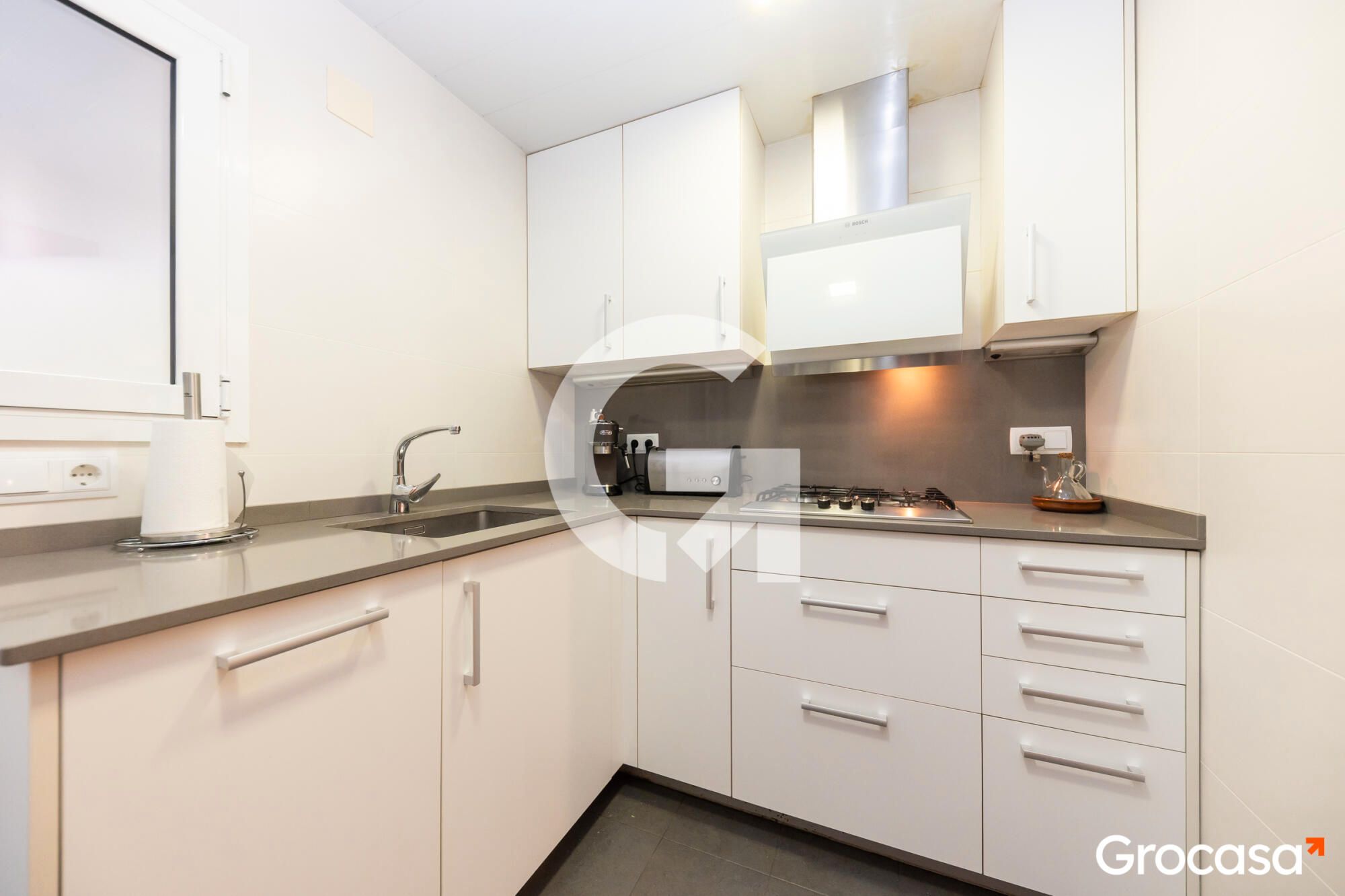 Kitchen of Flat for sale in El Prat de Llobregat  with Air Conditioner, Oven and Balcony