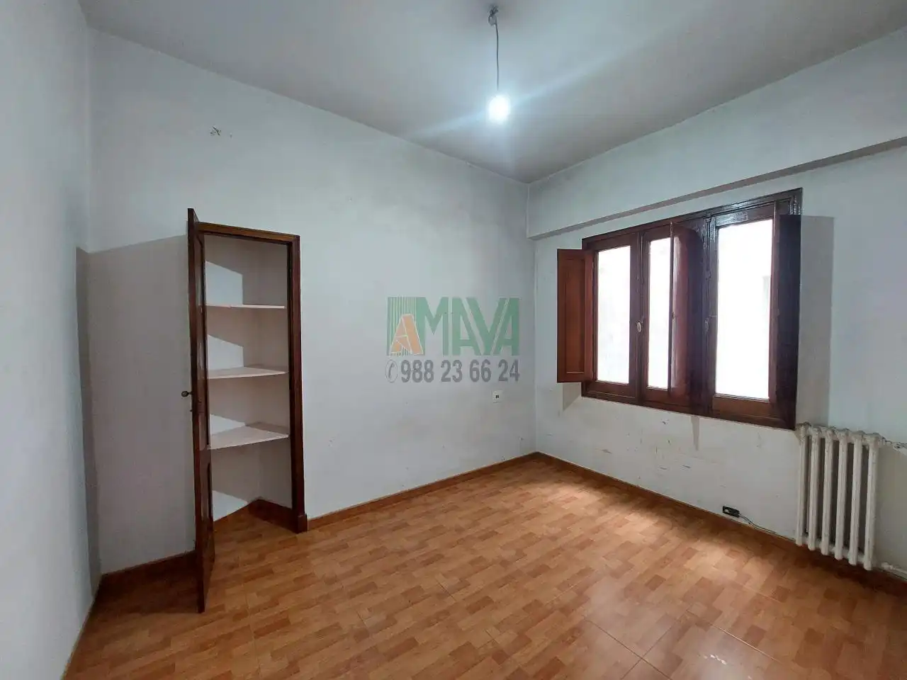 Habitación de Piso en venta en Ourense Capital  con Calefacción y Balcón