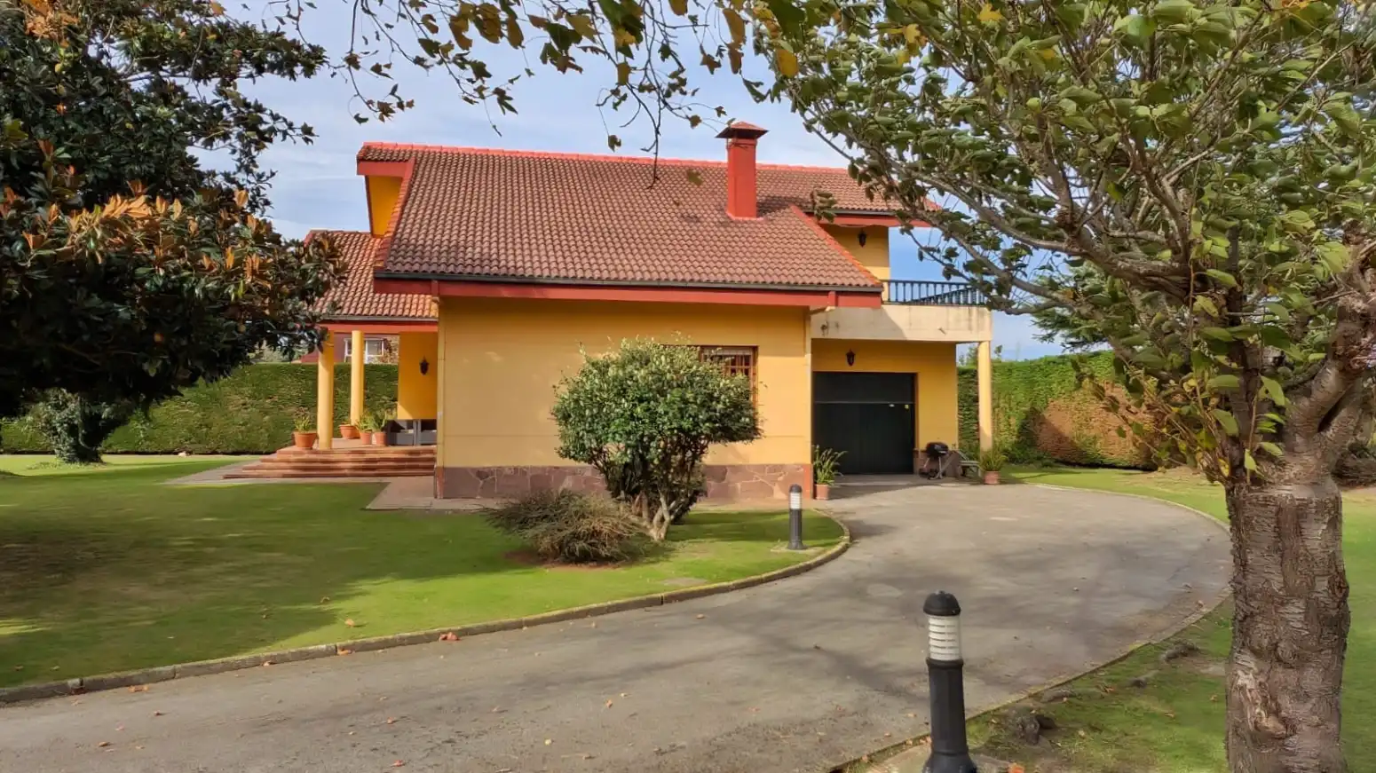 Vista exterior de Casa o chalet en venta en Marina de Cudeyo con Calefacción, Jardín privado y Parquet