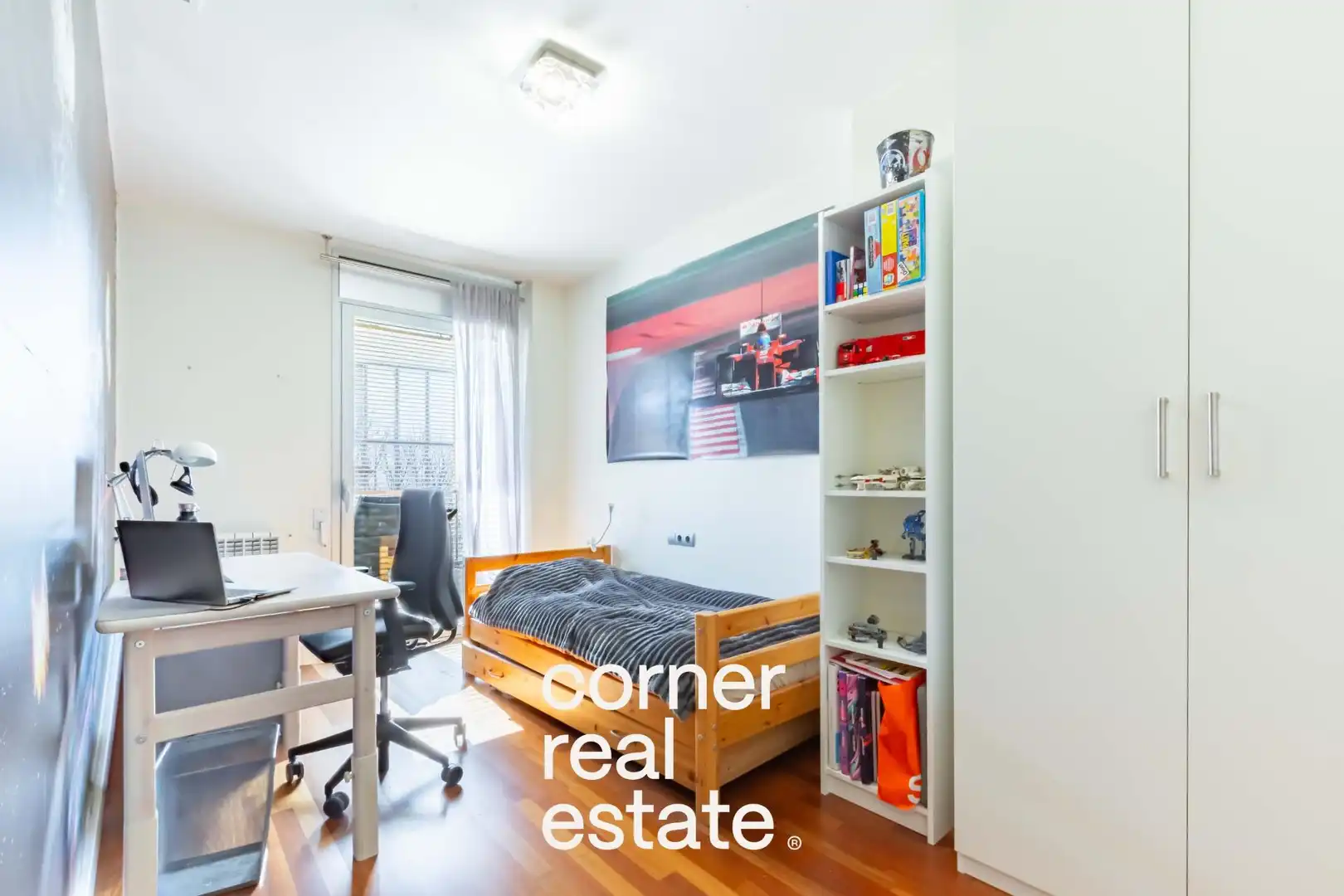 Bedroom of Flat for sale in Sant Cugat del Vallès  with Air Conditioner, Heating and Parquet flooring