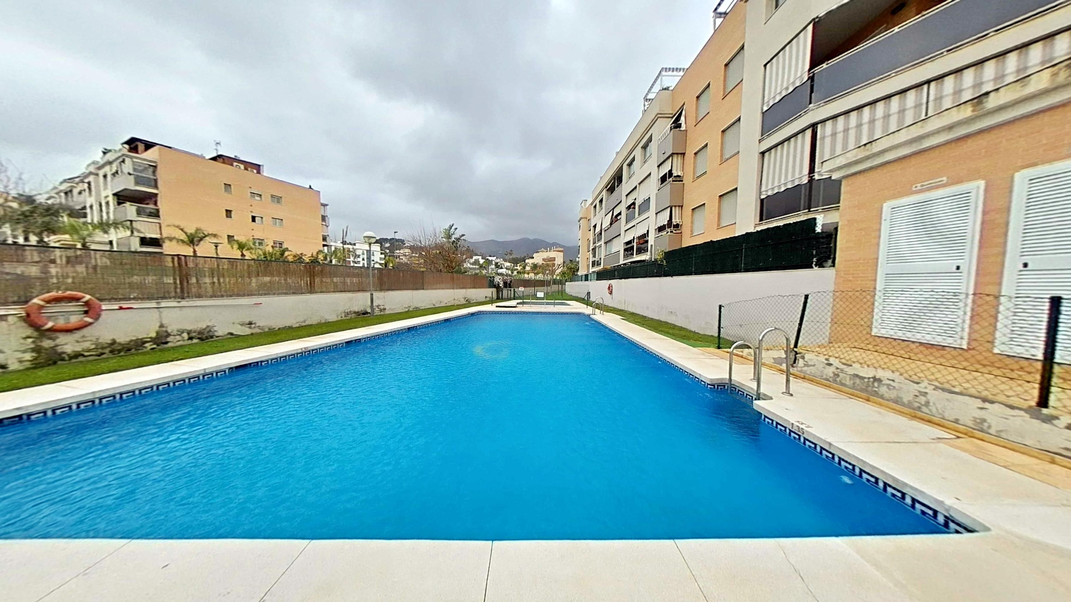 Piscina de Pis en venda en Torremolinos amb Aire condicionat, Terrassa i Traster