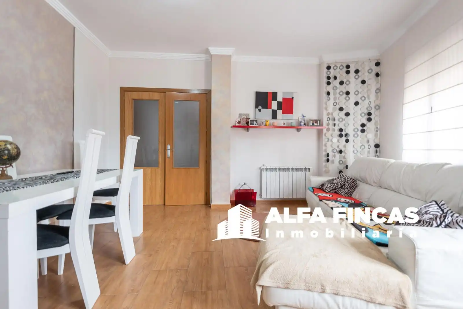 Sala d'estar de Casa adosada en venda en Honrubia amb Calefacció, Jardí privat i Terrassa
