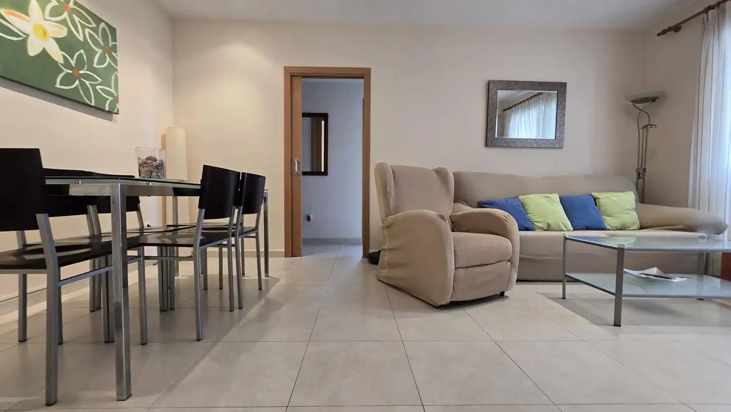 Sala de estar de Apartamento de alquiler en Gandia con Terraza, Amueblado y Piscina comunitaria