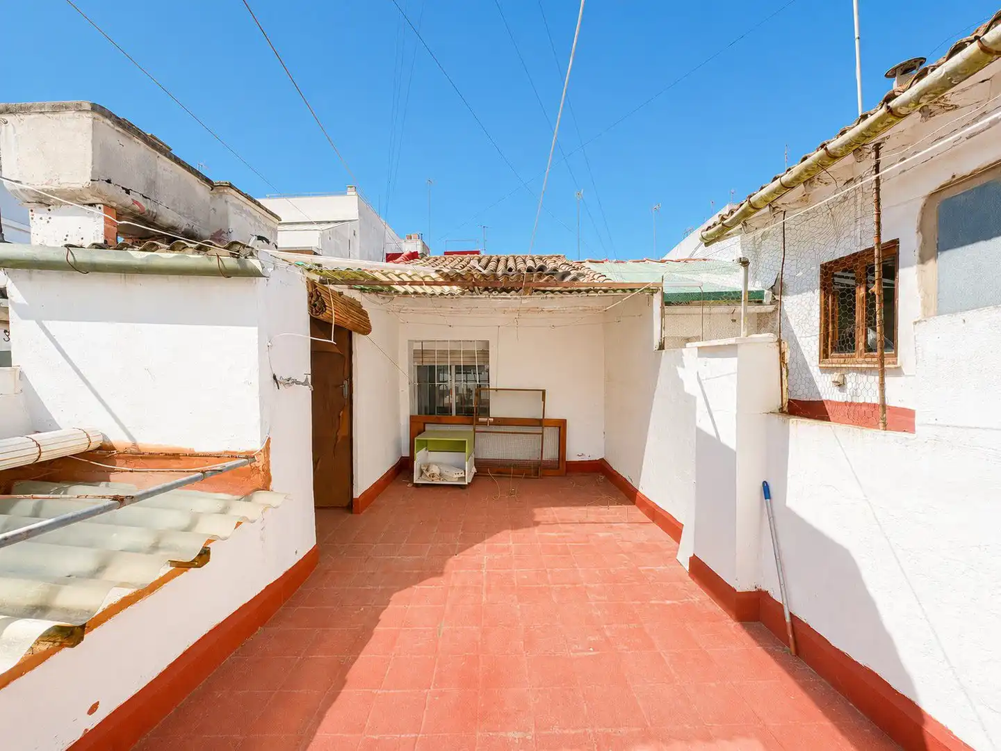 Vista exterior de Casa o xalet en venda en Sueca amb Terrassa i Traster