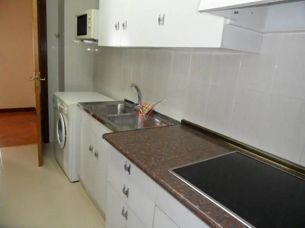 Cuina de Pis de lloguer en Cuenca amb Calefacció i Moblat