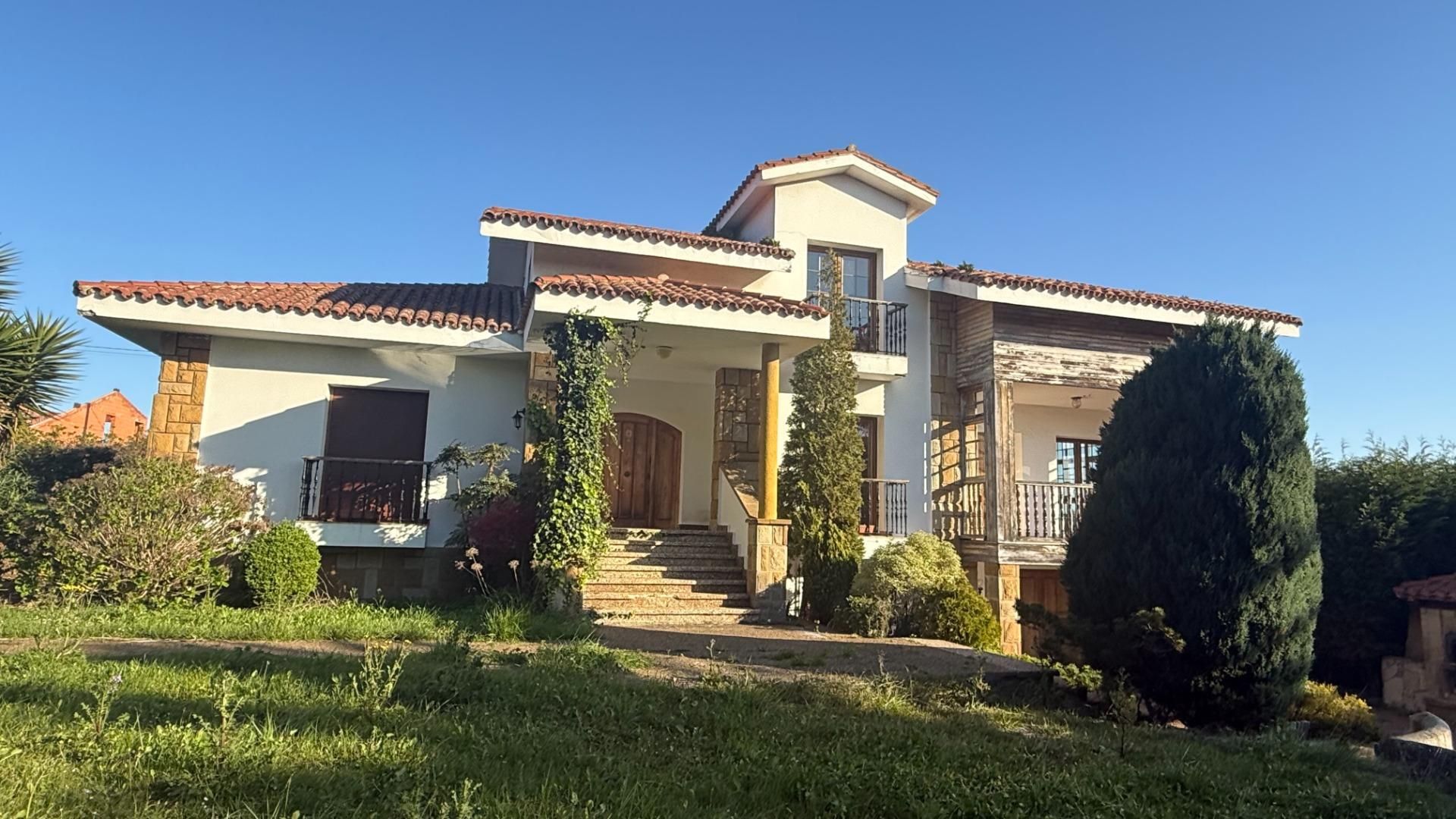 Vista exterior de Casa o xalet en venda en Castrillón