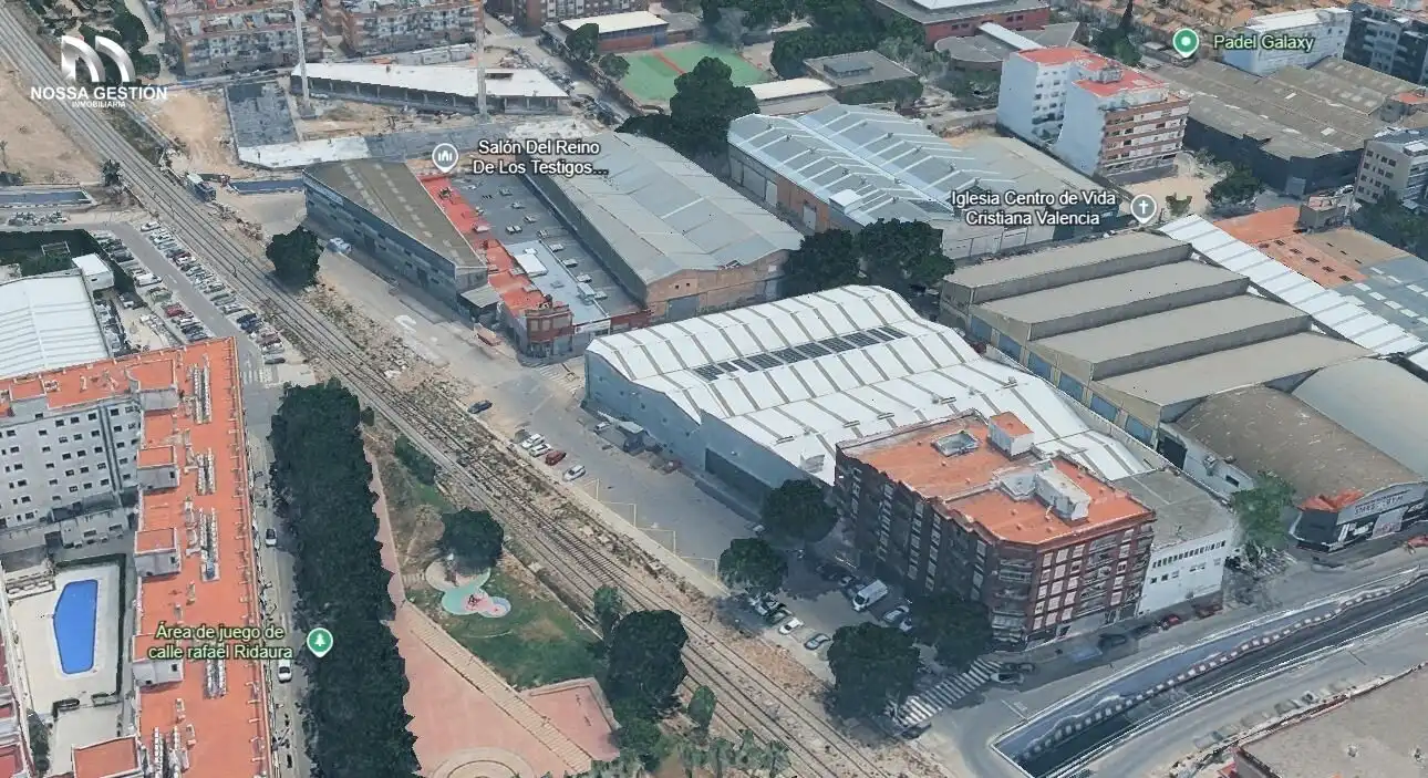 Vista exterior de Nau industrial en venda en Benetússer