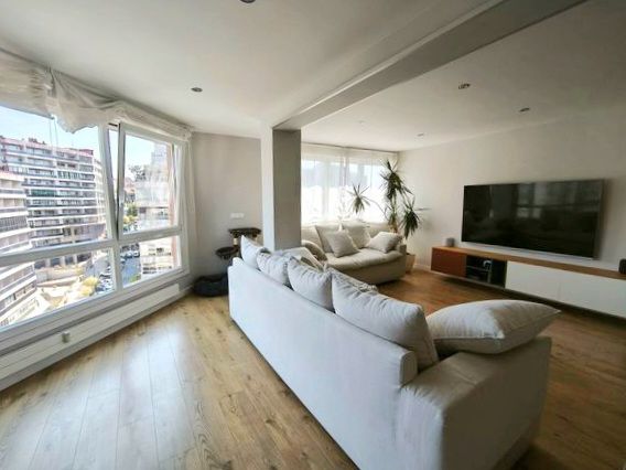 Sala de estar de Piso en venta en Vigo  con Calefacción, Jardín privado y Trastero