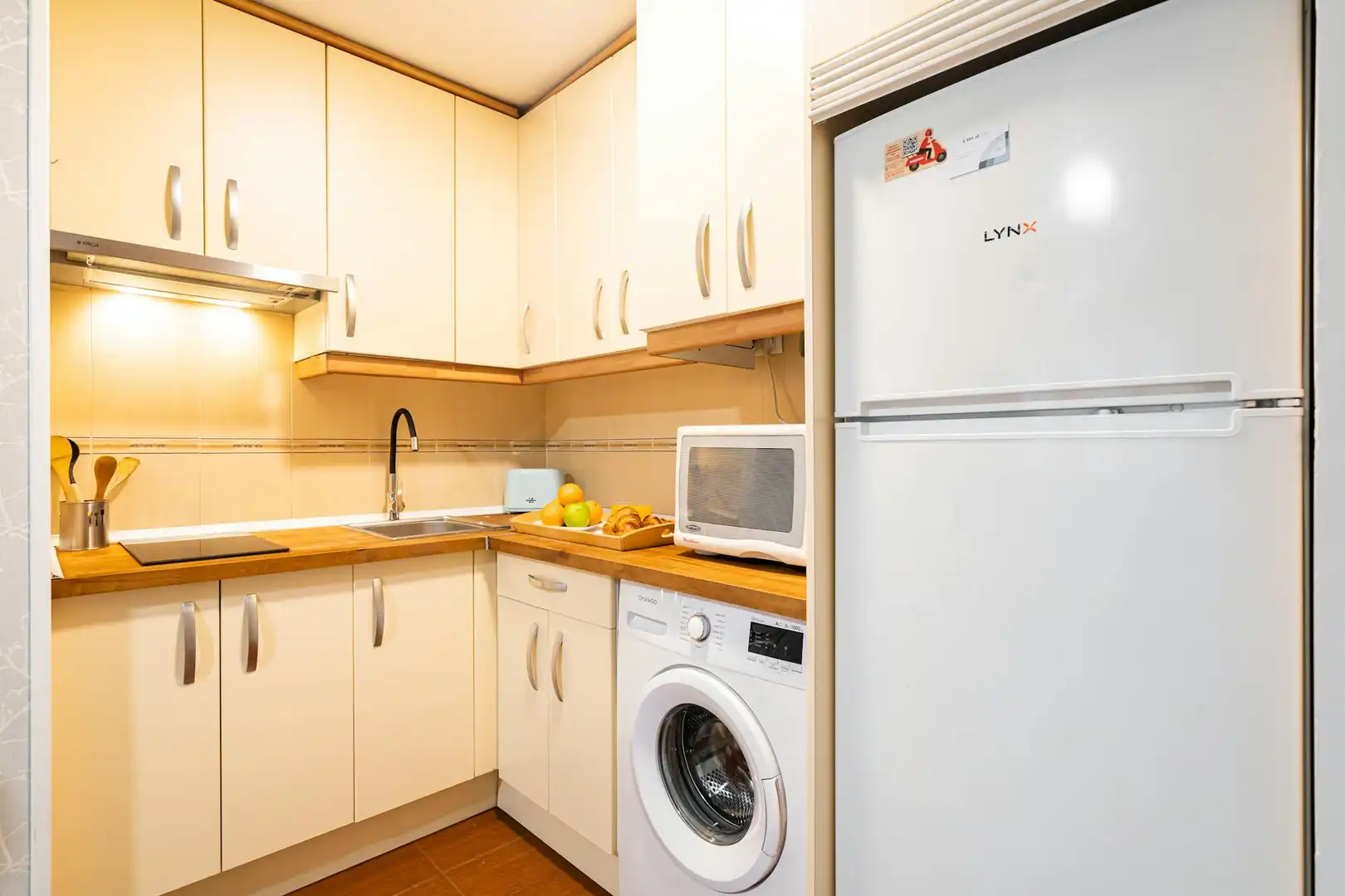 Kitchen of Flat for rent in Madrid  with Air Conditioner, Heating and Furnished