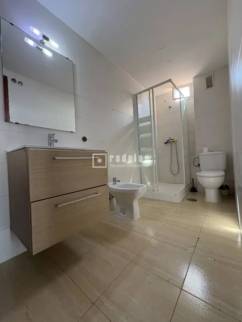Bany de Pis en venda en Madrid amb Calefacció, Parquet i Terrassa