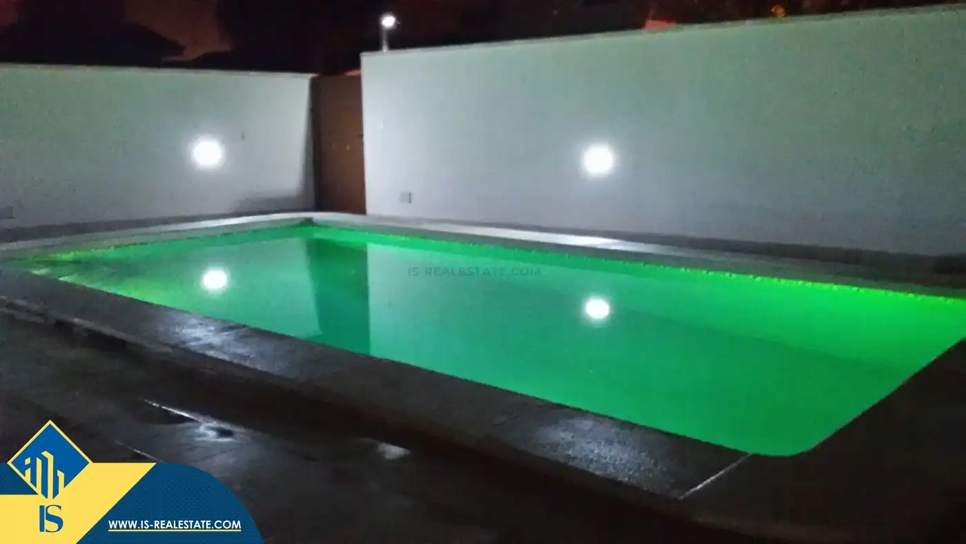 Schwimmbecken von Haus oder Chalet zur Miete in Torrevieja mit Klimaanlage, Terrasse und Schwimmbad