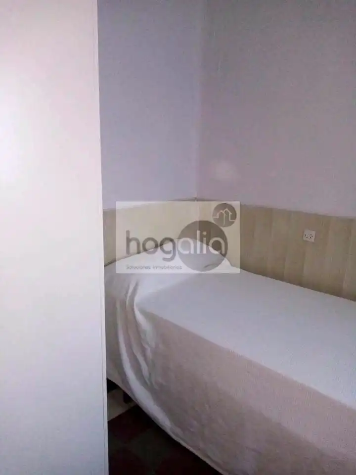 Habitación de Piso de alquiler en Sevilla con Aire acondicionado y Amueblado