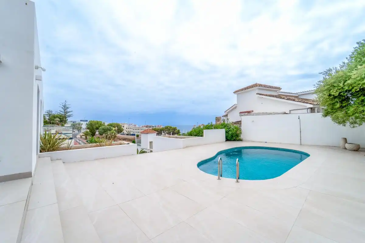 Piscina de Casa o xalet en venda en Benalmádena amb Aire condicionat, Calefacció i Jardí privat