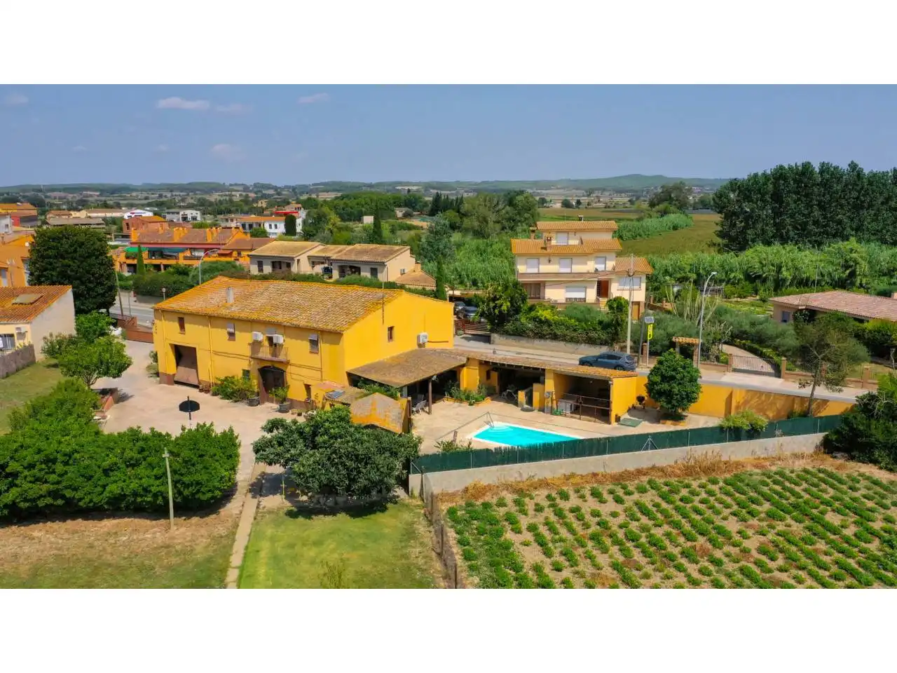 Country homes for sale in Verges  with Air Conditioner, Private garden and Terrace
