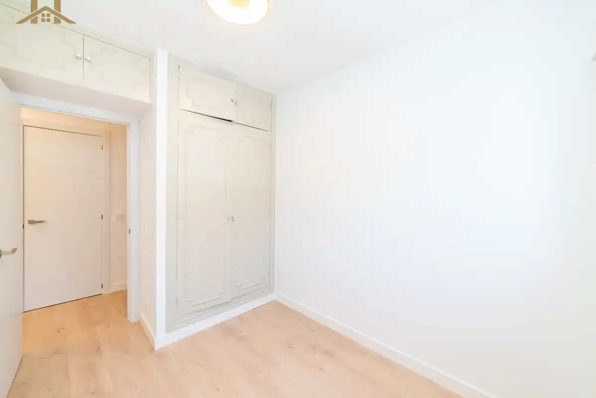 Bedroom of Flat for sale in Pozuelo de Alarcón  with Air Conditioner and Heating