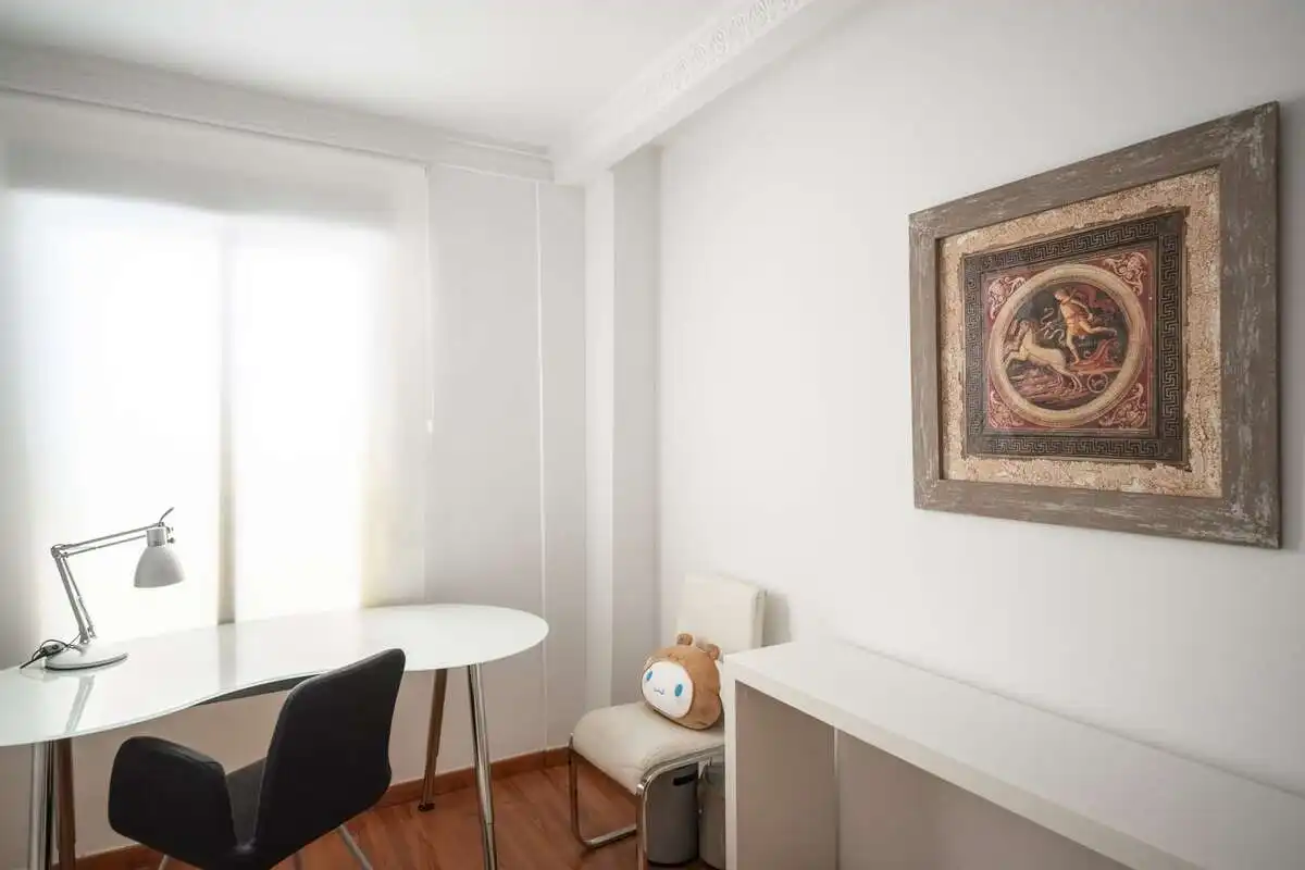 Habitación de Piso de alquiler en Granada con Aire acondicionado, Calefacción y Amueblado