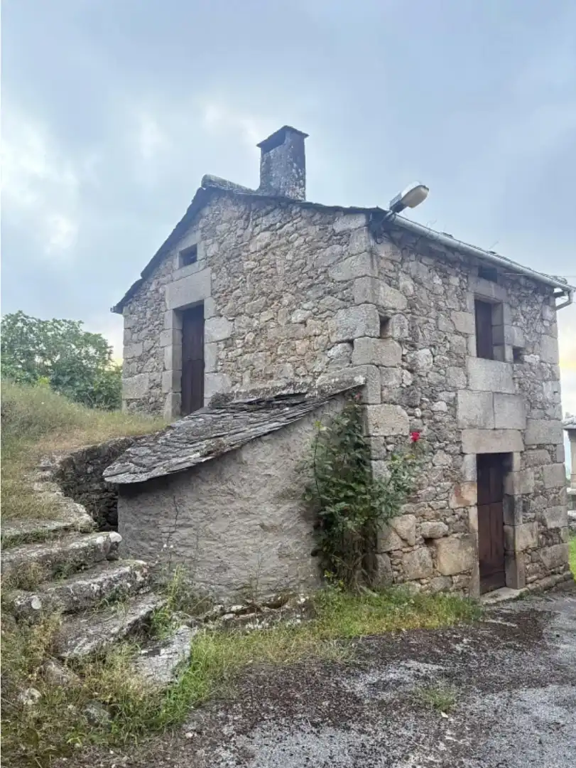 Vista exterior de Finca rústica en venda en Viveiro amb Jardí privat