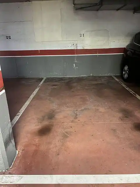 Garage zur Miete in Gijón 
