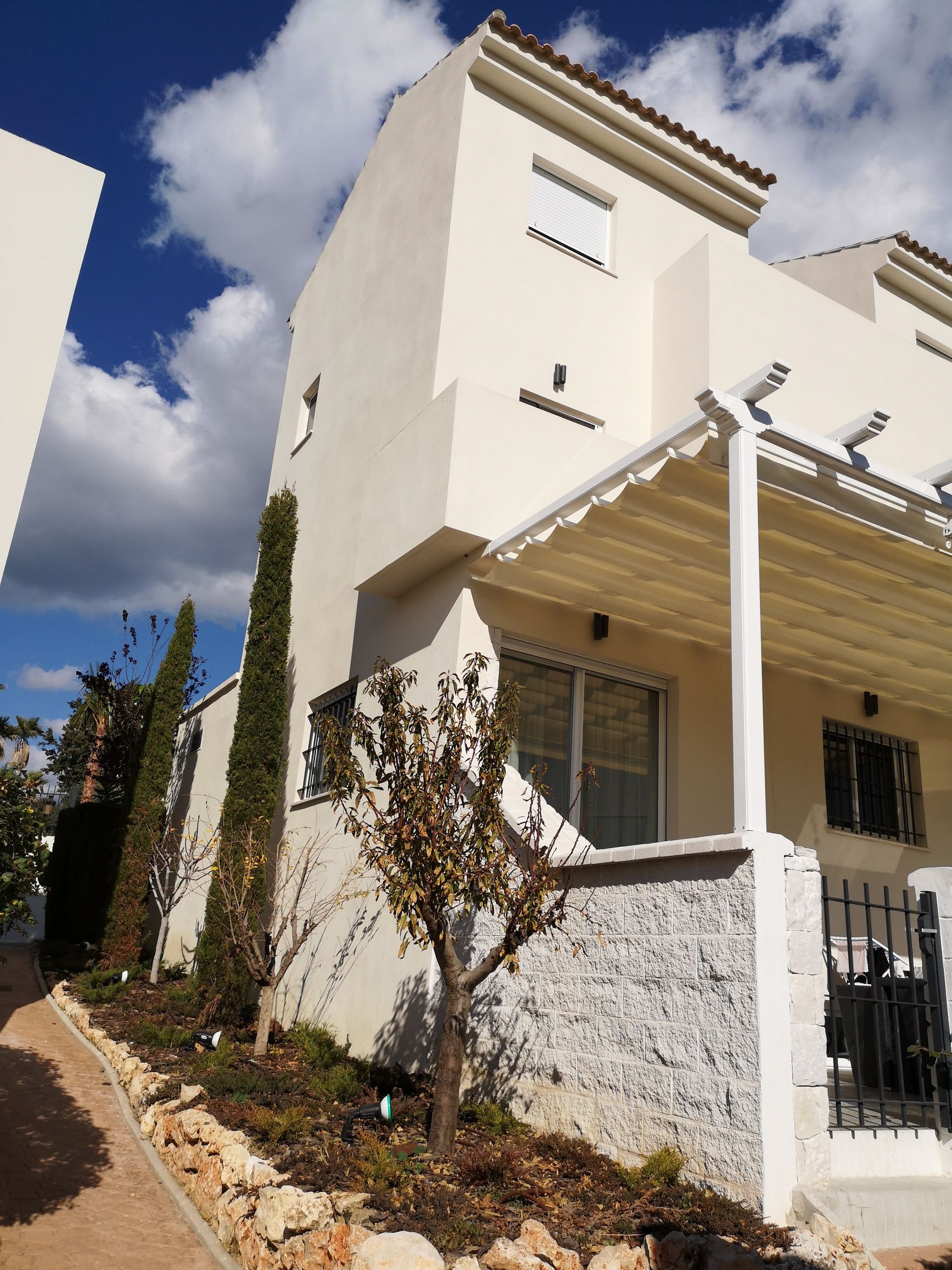 Exterior view of Single-family semi-detached for sale in Estepona  with Private garden